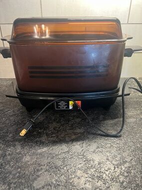 West Bend Cooker Plus. Looks to be new. Tested and heats immediately